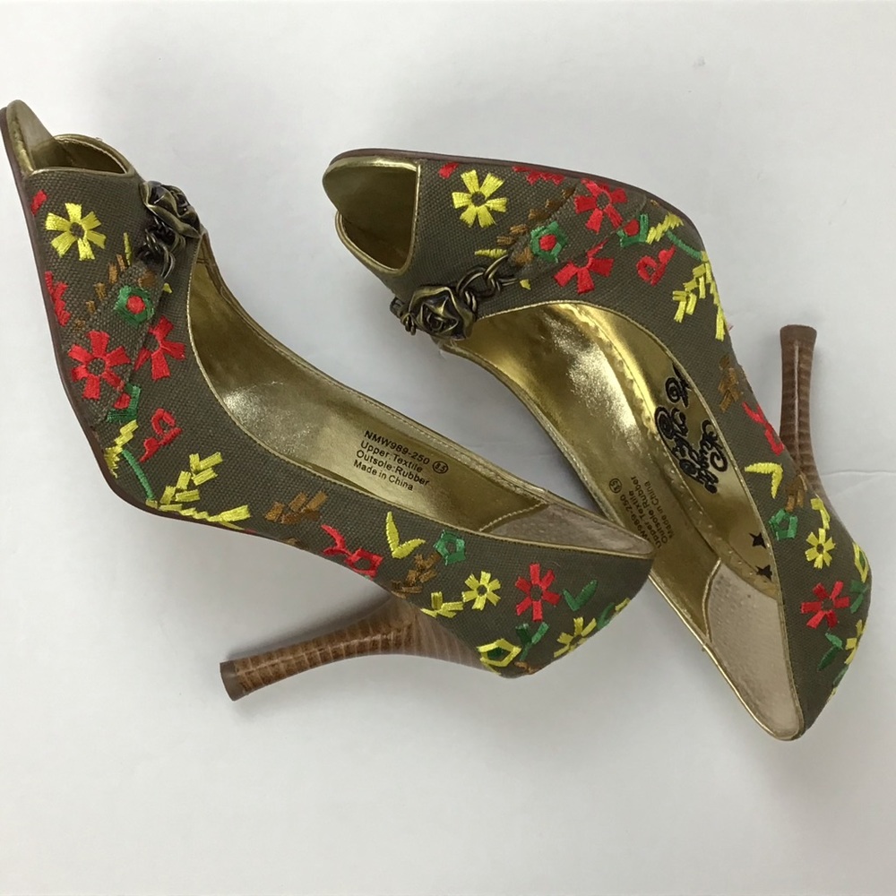 Naughty Monkey embroidered floral heels in 8.5.